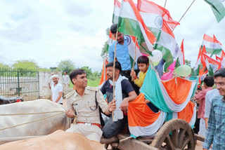 Niwari farmer tricolor yatra on Bullock cart