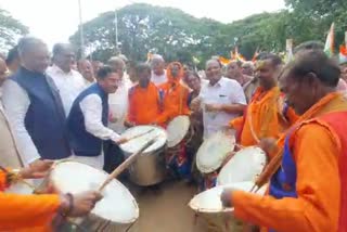 Central Minister Pralhad Joshi played drum set