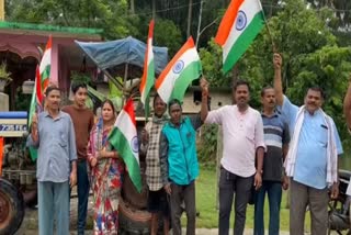 Har Ghar Tiranga, ଘରଘର ବୁଲି ତ୍ରିରଙ୍ଗା ବାଣ୍ଟୁଛନ୍ତି ଯୁବନେତା