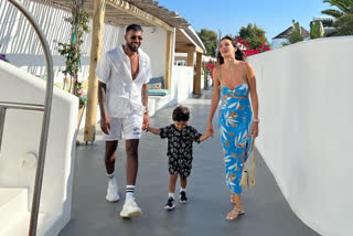 Hardik Pandya holiday,Hardik Pandya Wife Natasa Stankovic,Hardik Pandya visited Santorini with his family,Natasa Stankovic visited,Santorini with his family,Hardik Pandya and Natasa Stankovic pictures,ಟೀಂ ಇಂಡಿಯಾದ ಕ್ರಿಕೆಟಿಗ ಹಾರ್ದಿಕ್ ಪಾಂಡ್ಯ,ಸರ್ಬಿಯಾದ ನೃತ್ಯಗಾರ್ತಿ ನಟಿ ನಟಾಸಾ ಸ್ಟಾಂಕೋವಿಕ್,ಹಾರ್ದಿಕ್ ಪಾಂಡ್ಯ ಅವರ ಪತ್ನಿ ನಟಾಸಾ ಸ್ಟಾಂಕೋವಿಕ್,ನಟಾಸಾ ಸ್ಟಾಂಕೋವಿಕ್ ಫೋಟೋಗಳು,ನಟಾಸಾ ಸ್ಟಾಂಕೋವಿಕ್ ಲೈಫ್​ ಸ್ಟೈಲ್​,ಹಾರ್ದಿಕ್ ಪಾಂಡ್ಯ ಲೈಫ್​ ಸ್ಟೈಲ್​