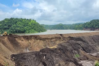 Dhar Karam Dam leakage