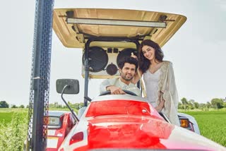 Vijay Deverakonda serenades Ananya Pandya in fields of Chandigarh