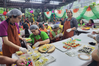 मुंबईत दिव्यांगांनी बनवला तिरंगा ब्रेड