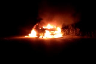 fire in moving car in sikar