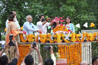 Gwalior News Politics over Scindia hoisting the flag at the tomb of Rani Laxmibai