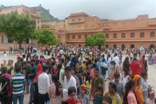 tourist crowd at tourist places in Jaipur,  Tourist places free till 15th August