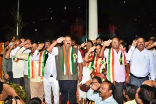 75-feet-high-flag-pole-unveiled-at-midnight-in-dharwad