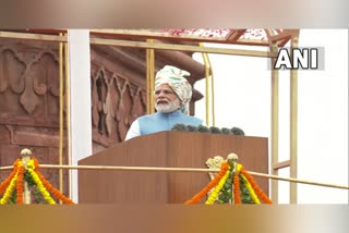 PM Modi  ചെങ്കോട്ടയില്‍ ദേശീയ പതാക ഉയര്‍ത്തി പ്രധാനമന്ത്രി  സ്വതന്ത്രദിനാഘോഷ നിറവില്‍ രാജ്യം  സബ്‌കാ സാത്ത്  സബ്‌കാ വികാസ്  സബ്‌കാ വിശ്വാസ്  ഹർ ഘർ തിരംഗ  പ്രധാനമന്ത്രി രാജ്യത്തെ അഭിസംബോധന ചെയ്യുന്നു