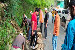 Traders of Gopeshwar did cleaning