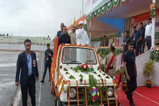Minister took the salute of the parade amidst torrential rain in Kawardha