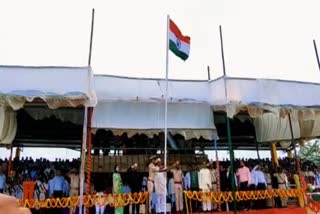 Minister Dr Rameshwar Oraon hoisted national flag in Lohardaga