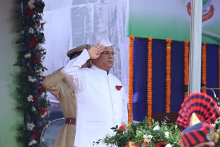 Ministers including CM Bhupesh hoisted the tricolor in Chhattisgarh