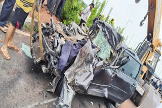 Five Hyderabad residents killed In Karnataka road accident