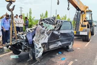 Hyderabad people road accident in karnataka