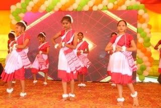 children-presented-dance-on-independence-day-in-giridih