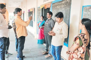 ఉపాధ్యాయుల ముఖ ఆధారిత హాజరుపై అంతర్గత పోరు