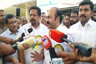 VD satheesan  VD satheesan speaks about shajahan murder case in malappuram  വി ഡി സതീശന്‍  പ്രതിപക്ഷ നേതാവ് വിഡി സതീശന്‍  ഷാജഹാന്‍ വധം  ആസാദി കശ്‌മീര്‍  കെ ടി ജലീല്‍  ലോകായുക്ത  മലപ്പുറം വാര്‍ത്ത  മലപ്പുറം ജില്ലാ വാര്‍ത്തകള്‍  malappuram news  malappuram news updates  malappuram latest news  latest news in malappuram  kerala news updates  കേരള വാര്‍ത്തകള്‍  പാലക്കാട് ഷാജഹാന്‍ വധക്കേസില്‍ കൃത്യമായ അന്വേഷണം വേണമെന്ന് വിഡി സതീശന്‍  ഷാജഹാന്‍ വധക്കേസില്‍  പ്രതിപക്ഷ നേതാവ്