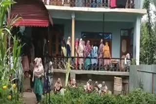 Jammu and Kashmir  Terrorists fired upon civilians in Shopian of Jammu and Kashmir  കശ്‌മീരില്‍ വീണ്ടും ഭീകരാക്രമണം  ഭീകരാക്രമണത്തില്‍ ഒരാള്‍ മരിച്ചു  ജമ്മു കശ്‌മീര്‍  കശ്‌മീരില്‍ വീണ്ടും ഭീകരാക്രമണം  ഷോപ്പിയാനിലെ ചോട്ടിപോറയിലാണ് ഭീകരര്‍ സാധാരണക്കാര്‍ക്ക് നേരെ ആക്രമണം നടത്തിയത്  പൊലീസ്