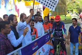 Kerala cyclist pedals to London with message of peace  Kerala cyclist pedals to London  ഭൂഖണ്ഡാന്തര യാത്ര  ഫായിസ് അഷ്‌റഫ് അലി  സോളോ സൈക്കിൾ യാത്ര  ഇക്കോ വീലേഴ്‌സ്  ഭൂഖണ്ഡാന്തര സൈക്കിൾ യാത്ര  ഫായിസ് അലി സൈക്കിളിൽ ലണ്ടനിലേക്ക്