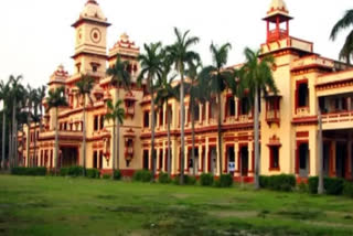 BHU orders probe into playing of vulgar Bhojpuri songs after flag hoisting