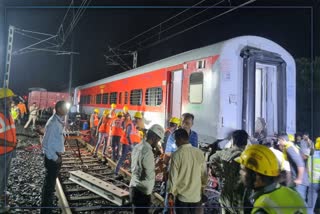 A passenger train hits goods train in Maharashtra, several injured