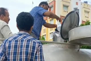 4000 liters of adulterated milk seized in Rajkot