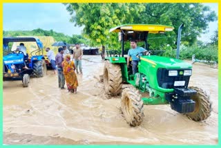 જિલ્લામાં ભારે વરસાદે સર્જ્યો વિનાશ, માલસામાન પાણીમાં તરતો થયો