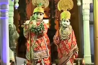 krishan radharani adorned ornaments worth crores in gwalior madhya pradesh