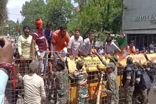 protest against unemployment allowance