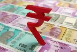 Rupee falls in early trade