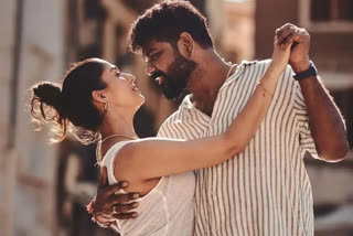 Nayanthara and Vignesh Shivan romantic pictures