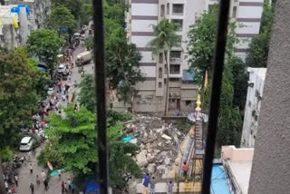 Four storey building collapses in Mumbai, some people feared trapped