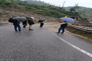 Pithoragarh Tanakpur highway was disrupted for 3 hours due to debris on the road in Champawat