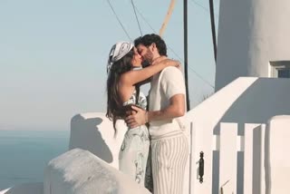 Alanna Panday kissed  Ivor McCray in Santorini