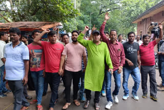 Trinamool supporters gather at Asansol court and shout Joy Bangla slogan