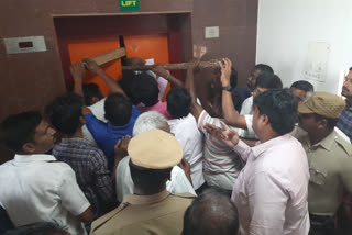 10 persons stranded in lift in Karur collector office rescued