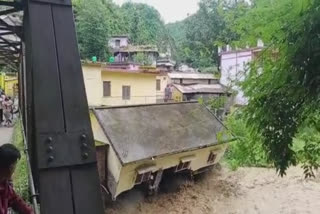 tehri cloudburst  Two storey house collapsed  house collapsed in Chandrabhaga river  Chandrabhaga river in Kirti Nagar  disaster in uttarakhand