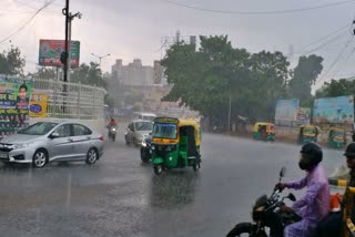 पटना में बारिश से मौसम हुआ सुहावना