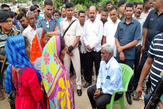 Minister Champai Soren meets flood affected at Adityapur in Seraikela