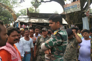 Villagers blocked Pakur Dumka main road in pakur