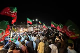 Amid political crisis Imran Khan's party PTI wins Karachi by election