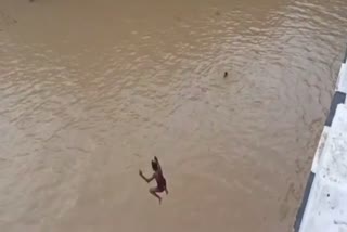 youth jumped in river