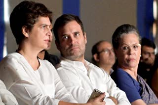 Sonia Gandhi with Rahul and Priyanka