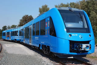 The first hydrogen powered trains in the World, begin passenger service in Germany