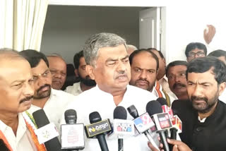 Jinnah and Savarkar both are the same  BK Hariprasad controversial statement  Congress leader BK Hariprasad news  ಜಿನ್ನಾ ಮತ್ತು ಸಾವರ್ಕರ್ ಇಬ್ಬರೂ ಒಂದೇ  ಕಾಂಗ್ರೆಸ್​ ನಾಯಕ ಬಿಕೆ ಹರಿಪ್ರಸಾದ್  ಬಿಜೆಪಿಗೆ ನೈತಿಕ ಹಕ್ಕಿಲ್ಲ ಎಂದ ಕಾಂಗ್ರೆಸ್  ಭಾರತ್​ ಜೋಡೋ ಯಾತ್ರೆ