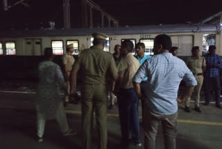 A woman RPF constable was stabbed by an intruder to a women's coach