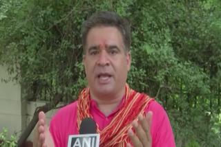 Azad forced to resign, Congress now sunken ship says ravinder raina