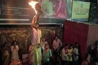 ganga-aarti-now-being-done-on-road