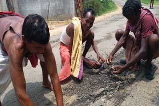 ରାସ୍ତା ନିର୍ମାଣକୁ ପୁରିନି ବର୍ଷେ, ଉଠିଲାଣି ପିଚୁ