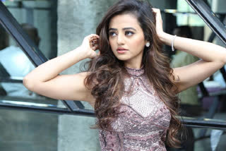 Helly Shah photo gallery